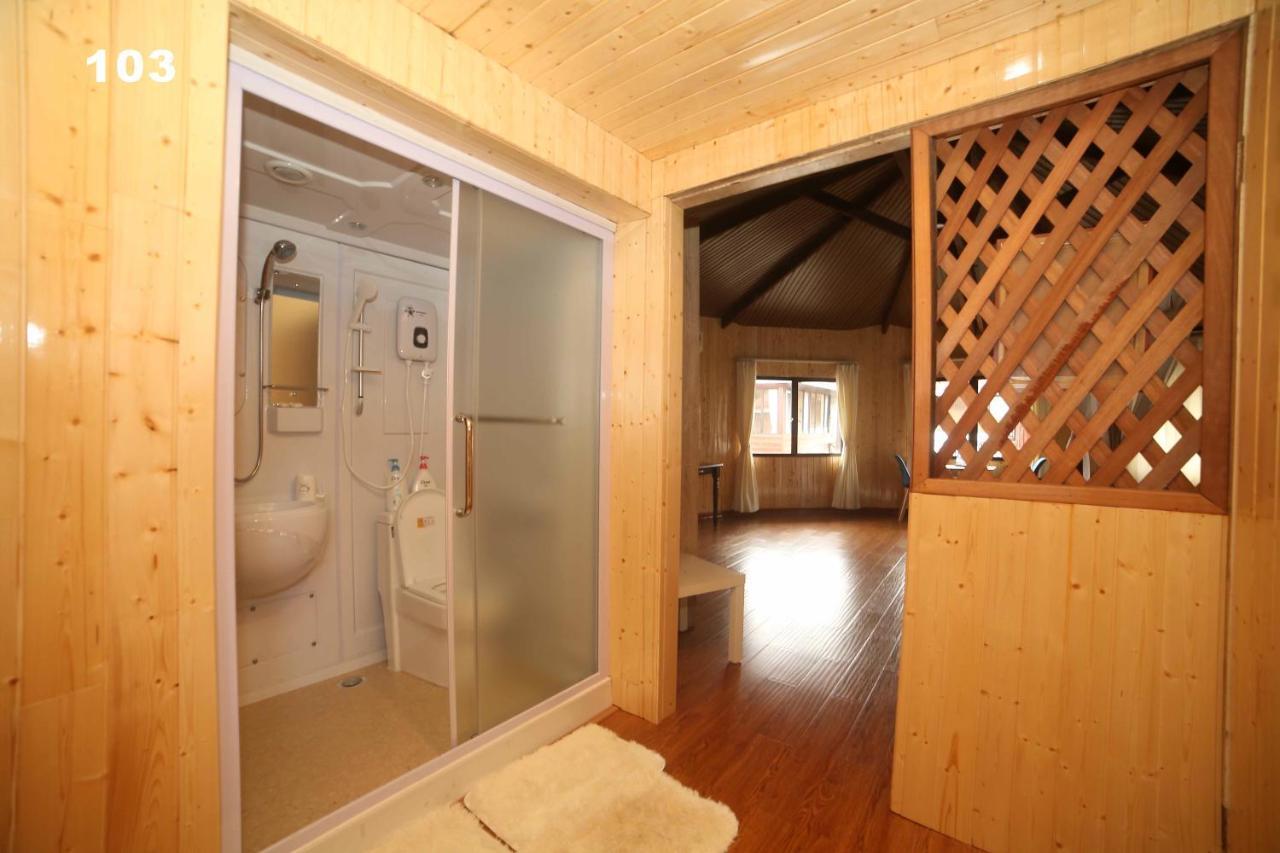 Gayang Friendly Water House Homestay *